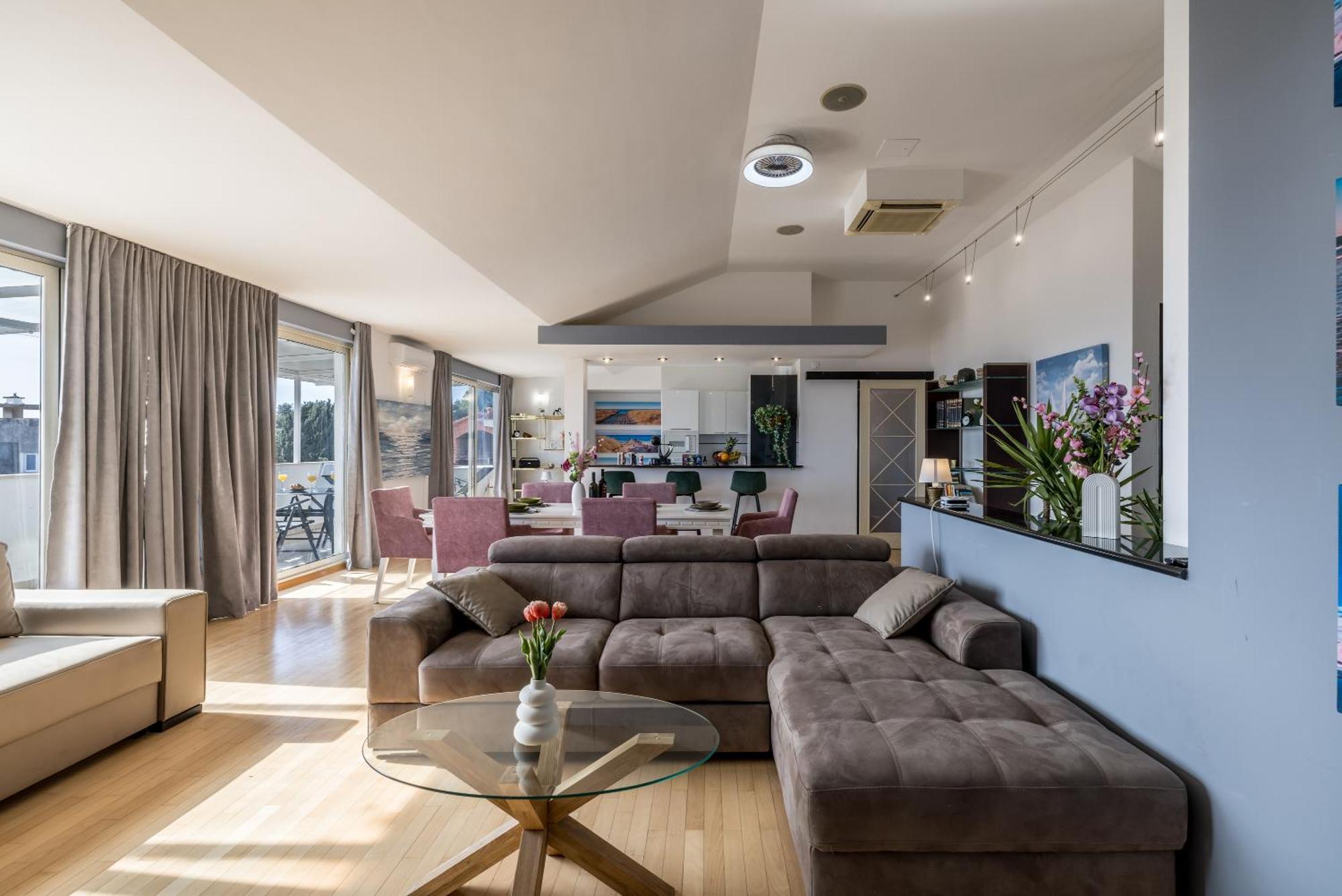 Urban Utopia Penthouse With Private Parking スプリト エクステリア 写真