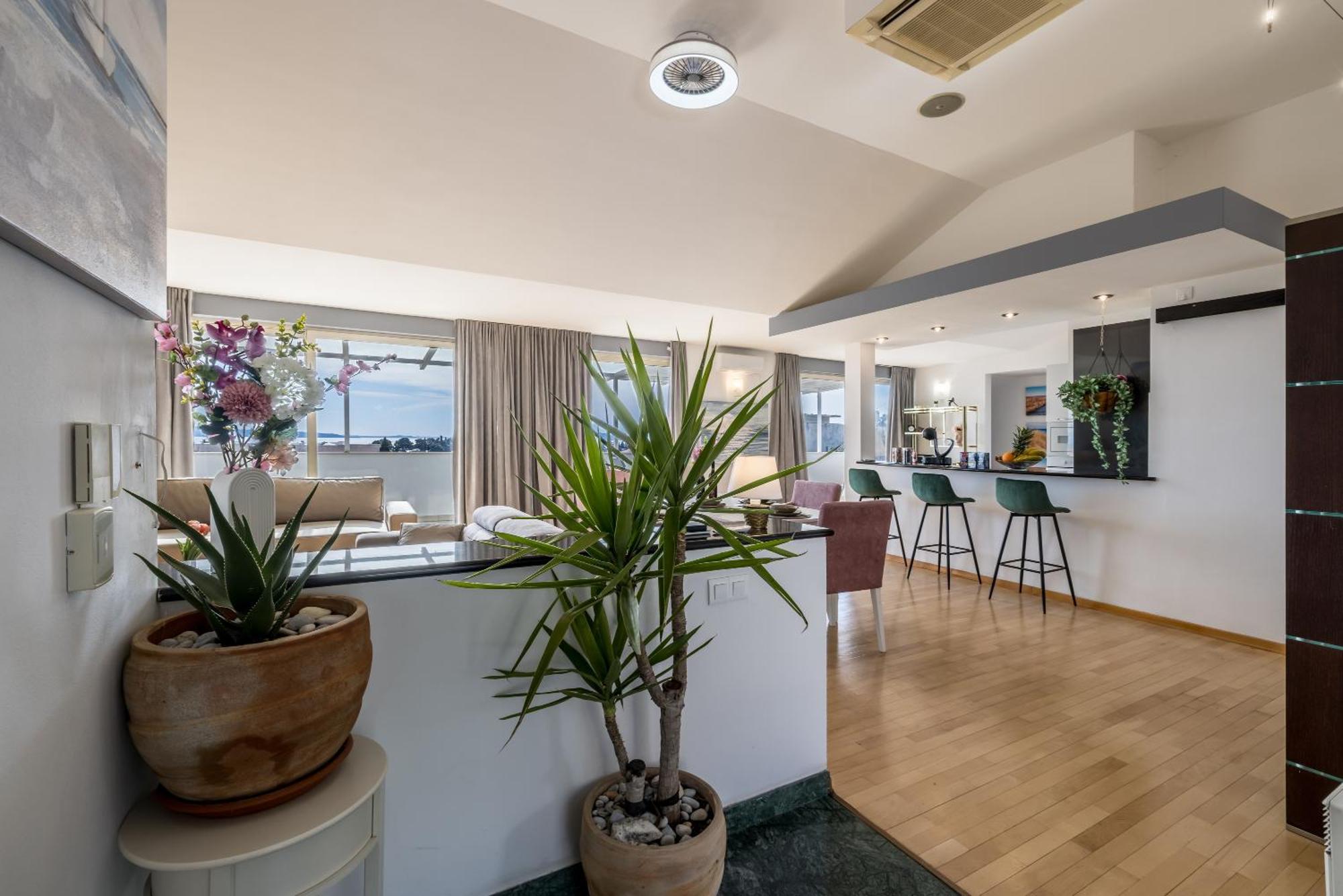 Urban Utopia Penthouse With Private Parking スプリト エクステリア 写真